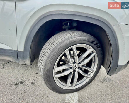 Белый Фольксваген Atlas, объемом двигателя 3.6 л и пробегом 142 тыс. км за 25000 $, фото 6 на Automoto.ua