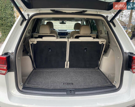 Білий Фольксваген Atlas, об'ємом двигуна 3.6 л та пробігом 114 тис. км за 22280 $, фото 38 на Automoto.ua