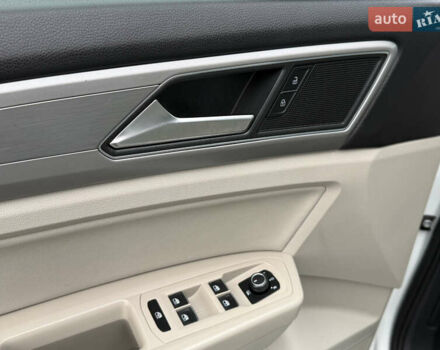 Белый Фольксваген Atlas, объемом двигателя 2 л и пробегом 133 тыс. км за 18200 $, фото 48 на Automoto.ua