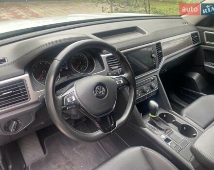 Белый Фольксваген Atlas, объемом двигателя 3.6 л и пробегом 174 тыс. км за 21500 $, фото 12 на Automoto.ua