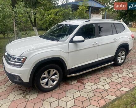 Белый Фольксваген Atlas, объемом двигателя 3.6 л и пробегом 174 тыс. км за 21500 $, фото 3 на Automoto.ua