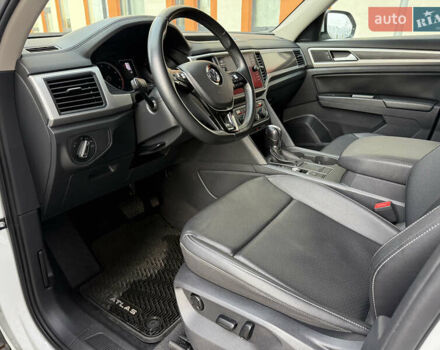 Білий Фольксваген Atlas, об'ємом двигуна 3.6 л та пробігом 78 тис. км за 22555 $, фото 9 на Automoto.ua