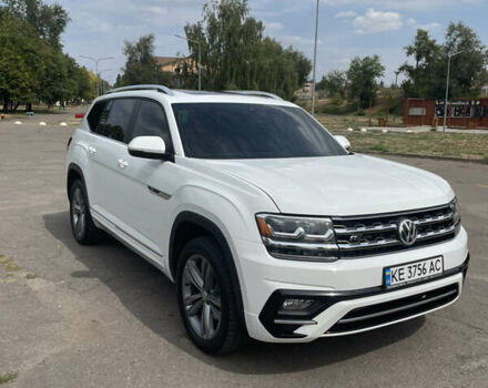 Белый Фольксваген Atlas, объемом двигателя 3.6 л и пробегом 101 тыс. км за 27300 $, фото 2 на Automoto.ua