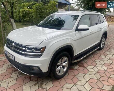 Белый Фольксваген Atlas, объемом двигателя 3.6 л и пробегом 174 тыс. км за 21500 $, фото 2 на Automoto.ua