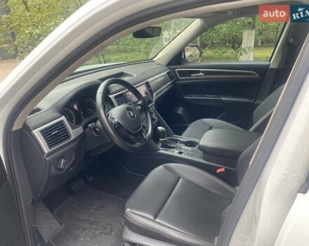 Белый Фольксваген Atlas, объемом двигателя 3.6 л и пробегом 174 тыс. км за 21500 $, фото 9 на Automoto.ua