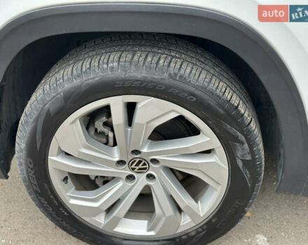 Белый Фольксваген Atlas, объемом двигателя 3.6 л и пробегом 82 тыс. км за 28000 $, фото 14 на Automoto.ua