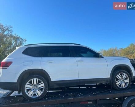 Білий Фольксваген Atlas, об'ємом двигуна 3.6 л та пробігом 173 тис. км за 12500 $, фото 1 на Automoto.ua