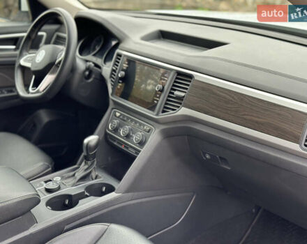 Белый Фольксваген Atlas, объемом двигателя 3.6 л и пробегом 83 тыс. км за 25500 $, фото 16 на Automoto.ua