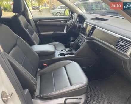 Белый Фольксваген Atlas, объемом двигателя 3.6 л и пробегом 36 тыс. км за 27000 $, фото 5 на Automoto.ua