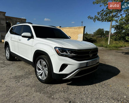 Белый Фольксваген Atlas, объемом двигателя 3.6 л и пробегом 70 тыс. км за 27500 $, фото 3 на Automoto.ua