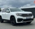 Белый Фольксваген Atlas, объемом двигателя 3.6 л и пробегом 102 тыс. км за 33900 $, фото 3 на Automoto.ua
