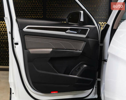 Белый Фольксваген Atlas, объемом двигателя 3.6 л и пробегом 101 тыс. км за 26700 $, фото 9 на Automoto.ua