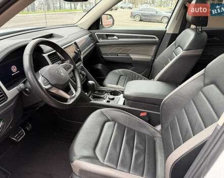 Білий Фольксваген Atlas, об'ємом двигуна 3.6 л та пробігом 61 тис. км за 33700 $, фото 12 на Automoto.ua