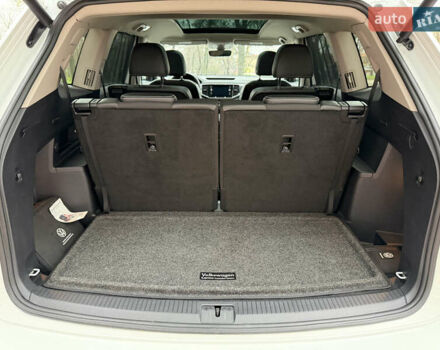 Білий Фольксваген Atlas, об'ємом двигуна 3.6 л та пробігом 61 тис. км за 33700 $, фото 24 на Automoto.ua