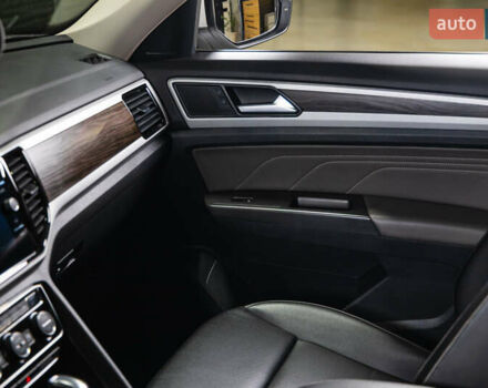 Белый Фольксваген Atlas, объемом двигателя 3.6 л и пробегом 101 тыс. км за 26700 $, фото 30 на Automoto.ua