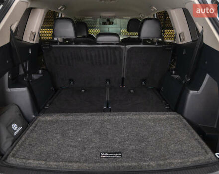 Белый Фольксваген Atlas, объемом двигателя 3.6 л и пробегом 101 тыс. км за 26700 $, фото 39 на Automoto.ua