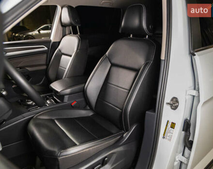 Белый Фольксваген Atlas, объемом двигателя 3.6 л и пробегом 101 тыс. км за 26700 $, фото 29 на Automoto.ua