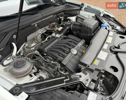 Білий Фольксваген Atlas, об'ємом двигуна 3.6 л та пробігом 61 тис. км за 33700 $, фото 27 на Automoto.ua