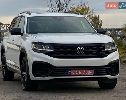 Белый Фольксваген Atlas, объемом двигателя 3.6 л и пробегом 105 тыс. км за 30999 $, фото 2 на Automoto.ua