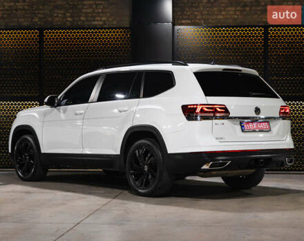 Белый Фольксваген Atlas, объемом двигателя 3.6 л и пробегом 101 тыс. км за 26700 $, фото 3 на Automoto.ua