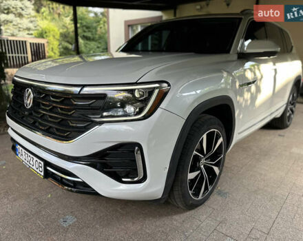 Белый Фольксваген Atlas, объемом двигателя 2 л и пробегом 12 тыс. км за 45500 $, фото 7 на Automoto.ua