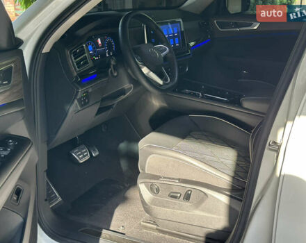 Белый Фольксваген Atlas, объемом двигателя 2 л и пробегом 12 тыс. км за 45500 $, фото 19 на Automoto.ua