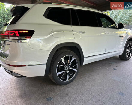 Белый Фольксваген Atlas, объемом двигателя 2 л и пробегом 12 тыс. км за 45500 $, фото 13 на Automoto.ua