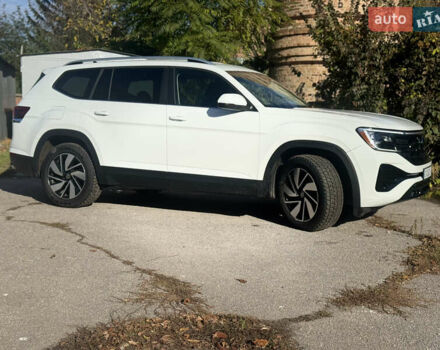Фольксваген Atlas 2024 в Кропивницком (Кировограде) на Automoto.ua Белый Фольксваген Atlas, объемом двигателя 2 л и пробегом 40 тыс. км за 47500 $, фото 3 на Automoto.ua