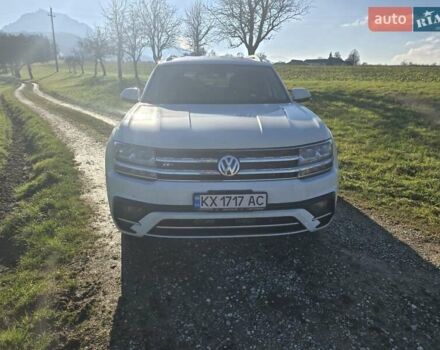 Білий Фольксваген Atlas, об'ємом двигуна 3.6 л та пробігом 130 тис. км за 21500 $, фото 1 на Automoto.ua