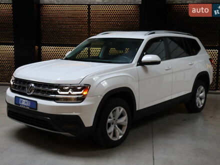 Белый Фольксваген Atlas, объемом двигателя 2 л и пробегом 96 тыс. км за 21800 $, фото 1 на Automoto.ua