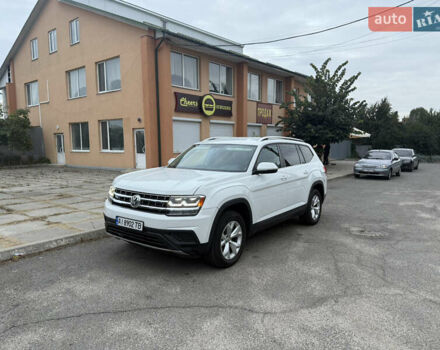 Белый Фольксваген Atlas, объемом двигателя 1.98 л и пробегом 250 тыс. км за 16500 $, фото 1 на Automoto.ua