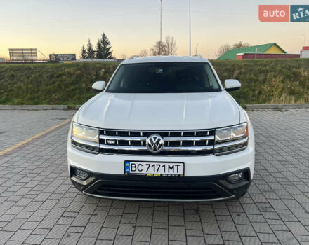 Белый Фольксваген Atlas, объемом двигателя 3.6 л и пробегом 65 тыс. км за 21300 $, фото 1 на Automoto.ua