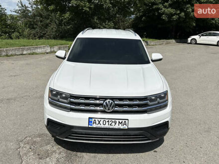 Білий Фольксваген Atlas, об'ємом двигуна 3.6 л та пробігом 199 тис. км за 18000 $, фото 1 на Automoto.ua