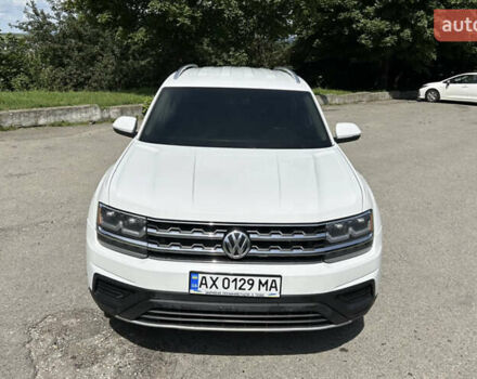 Білий Фольксваген Atlas, об'ємом двигуна 3.6 л та пробігом 199 тис. км за 18000 $, фото 1 на Automoto.ua