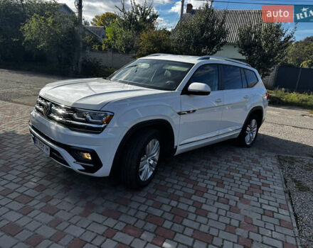 Білий Фольксваген Atlas, об'ємом двигуна 3.6 л та пробігом 75 тис. км за 22750 $, фото 1 на Automoto.ua