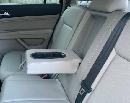 Черный Фольксваген Atlas, объемом двигателя 3.6 л и пробегом 104 тыс. км за 19299 $, фото 3 на Automoto.ua