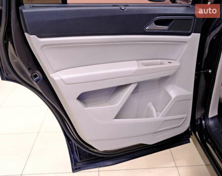 Черный Фольксваген Atlas, объемом двигателя 3.6 л и пробегом 96 тыс. км за 19900 $, фото 30 на Automoto.ua