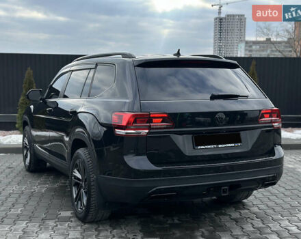 Черный Фольксваген Atlas, объемом двигателя 3.6 л и пробегом 179 тыс. км за 22000 $, фото 9 на Automoto.ua