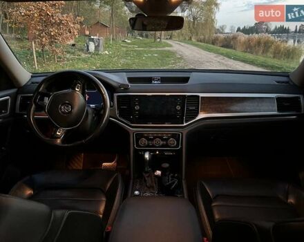 Черный Фольксваген Atlas, объемом двигателя 3.6 л и пробегом 159 тыс. км за 24000 $, фото 29 на Automoto.ua