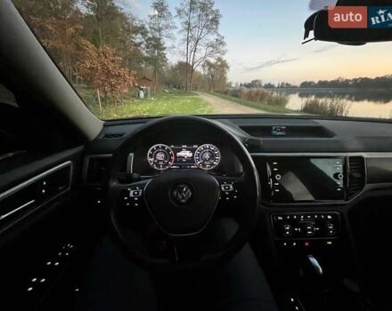 Черный Фольксваген Atlas, объемом двигателя 3.6 л и пробегом 159 тыс. км за 24000 $, фото 27 на Automoto.ua