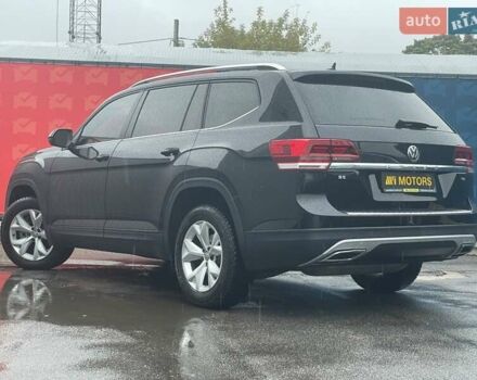 Черный Фольксваген Atlas, объемом двигателя 2 л и пробегом 161 тыс. км за 20800 $, фото 2 на Automoto.ua