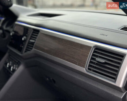 Черный Фольксваген Atlas, объемом двигателя 3.6 л и пробегом 179 тыс. км за 22000 $, фото 26 на Automoto.ua