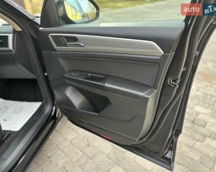 Чорний Фольксваген Atlas, об'ємом двигуна 2 л та пробігом 193 тис. км за 17950 $, фото 23 на Automoto.ua