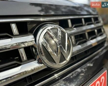 Чорний Фольксваген Atlas, об'ємом двигуна 2 л та пробігом 193 тис. км за 17950 $, фото 5 на Automoto.ua