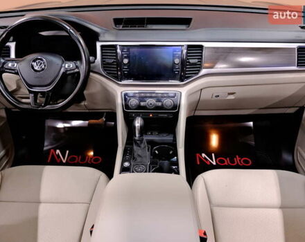 Черный Фольксваген Atlas, объемом двигателя 3.6 л и пробегом 96 тыс. км за 19900 $, фото 47 на Automoto.ua