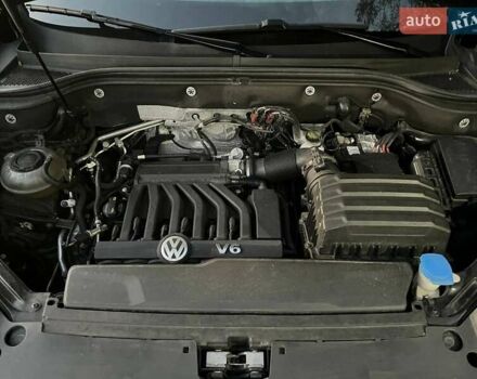 Черный Фольксваген Atlas, объемом двигателя 3.6 л и пробегом 159 тыс. км за 24000 $, фото 2 на Automoto.ua