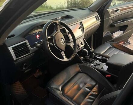 Черный Фольксваген Atlas, объемом двигателя 3.6 л и пробегом 159 тыс. км за 24000 $, фото 14 на Automoto.ua
