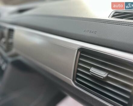 Чорний Фольксваген Atlas, об'ємом двигуна 2 л та пробігом 193 тис. км за 17950 $, фото 20 на Automoto.ua