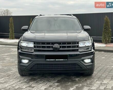 Черный Фольксваген Atlas, объемом двигателя 3.6 л и пробегом 179 тыс. км за 22000 $, фото 2 на Automoto.ua