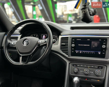 Черный Фольксваген Atlas, объемом двигателя 3.6 л и пробегом 179 тыс. км за 22000 $, фото 19 на Automoto.ua